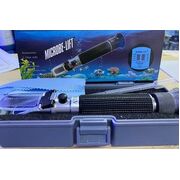 Portable Salinity LED Refractometer, blue in hard case